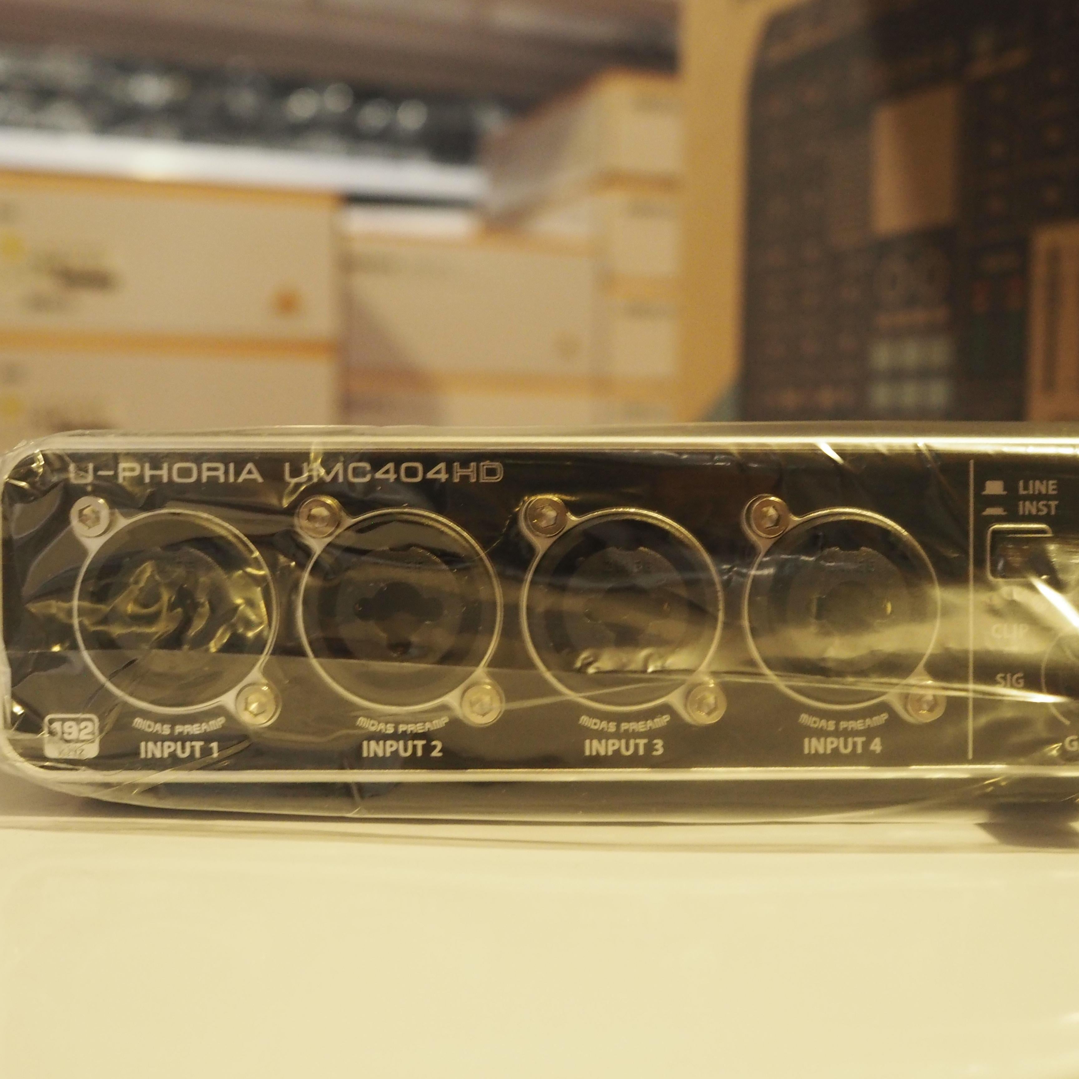 Behringer Souncard U-PHORIA UMC404HD