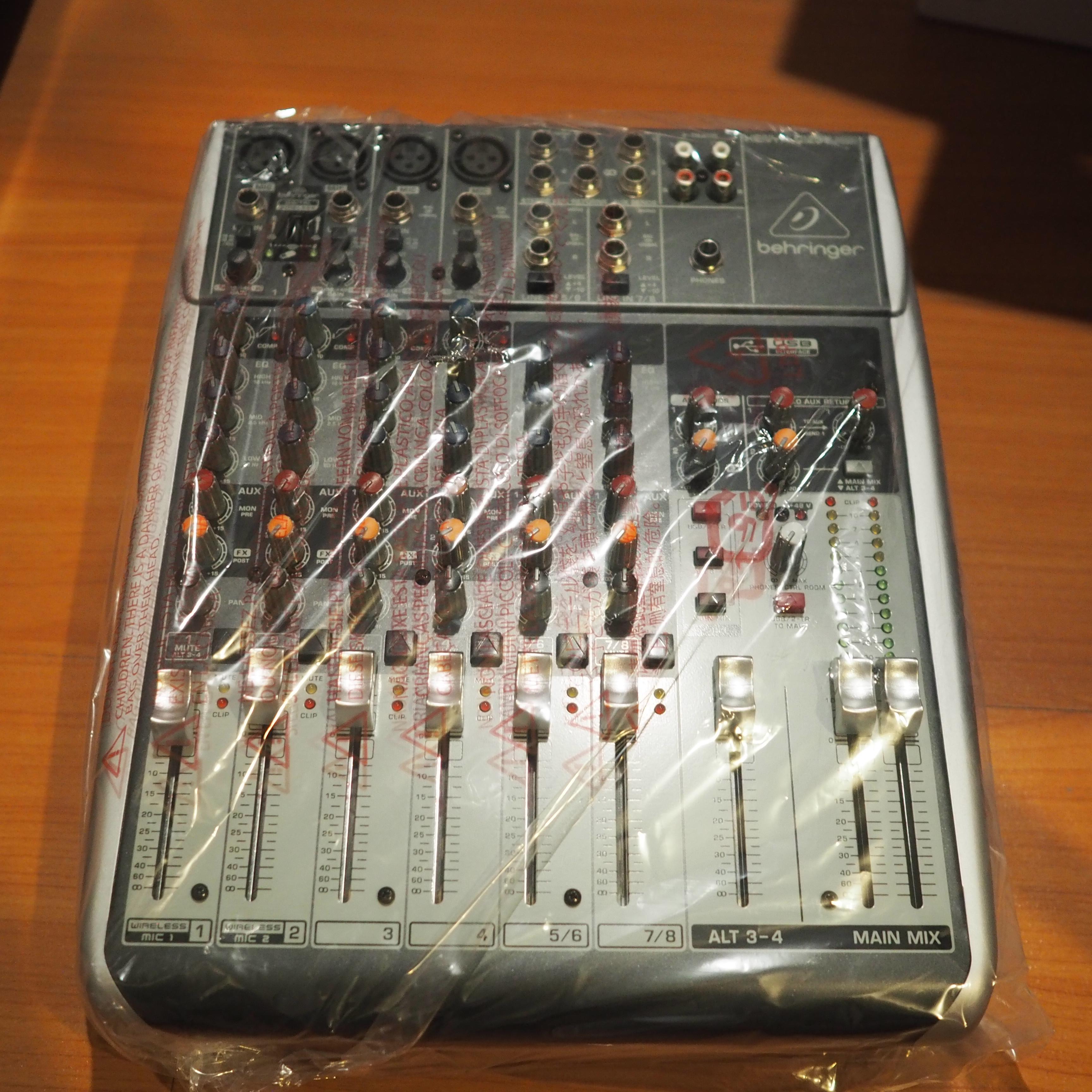 BEHRINGER XENYX Q1204 MIXER WITH AUDIO INTERFACE