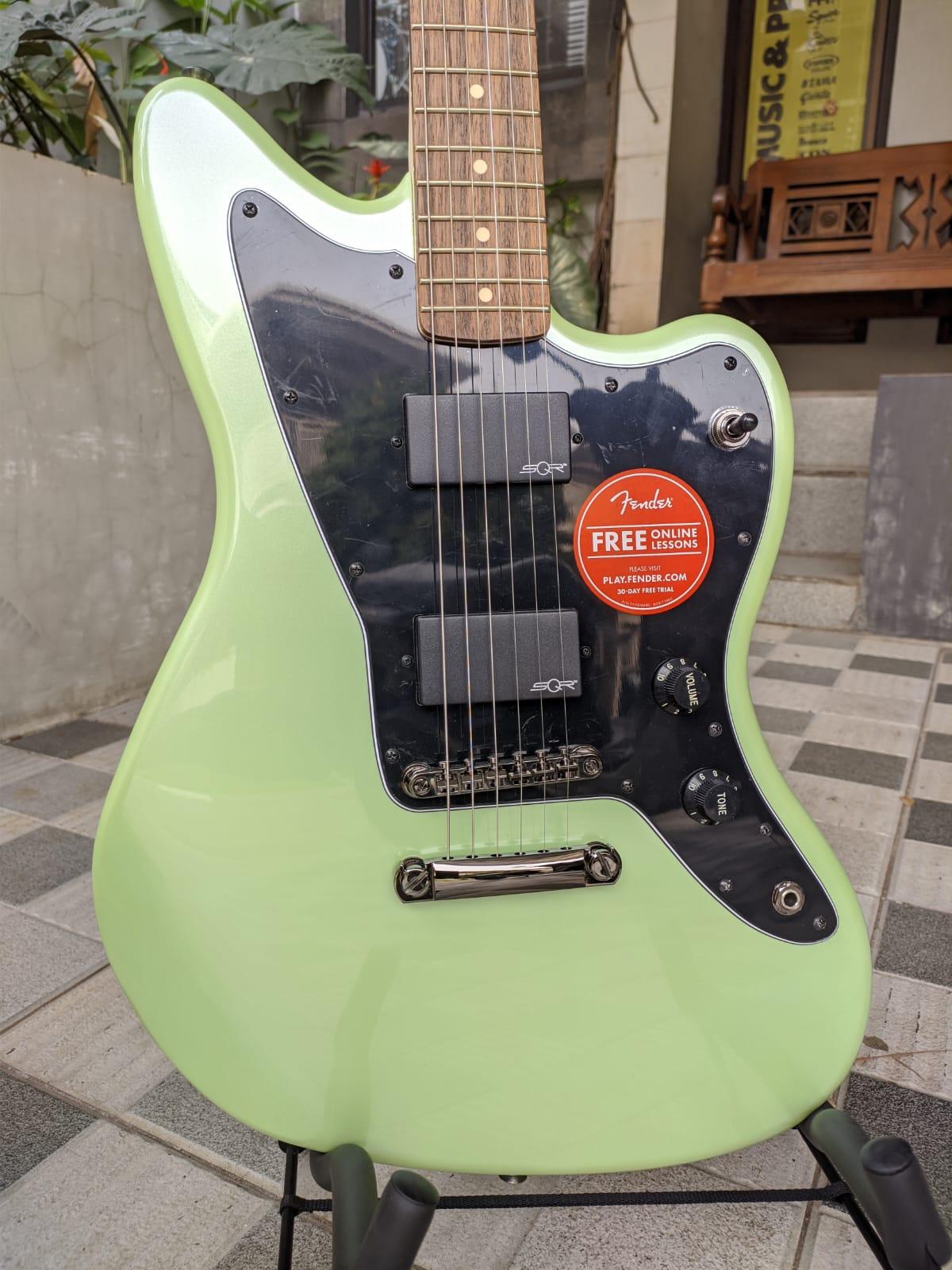 Squier Contemporary Active Jazzmaster HH Electric Guitar, Surf Pearl - Gitar Listrik
