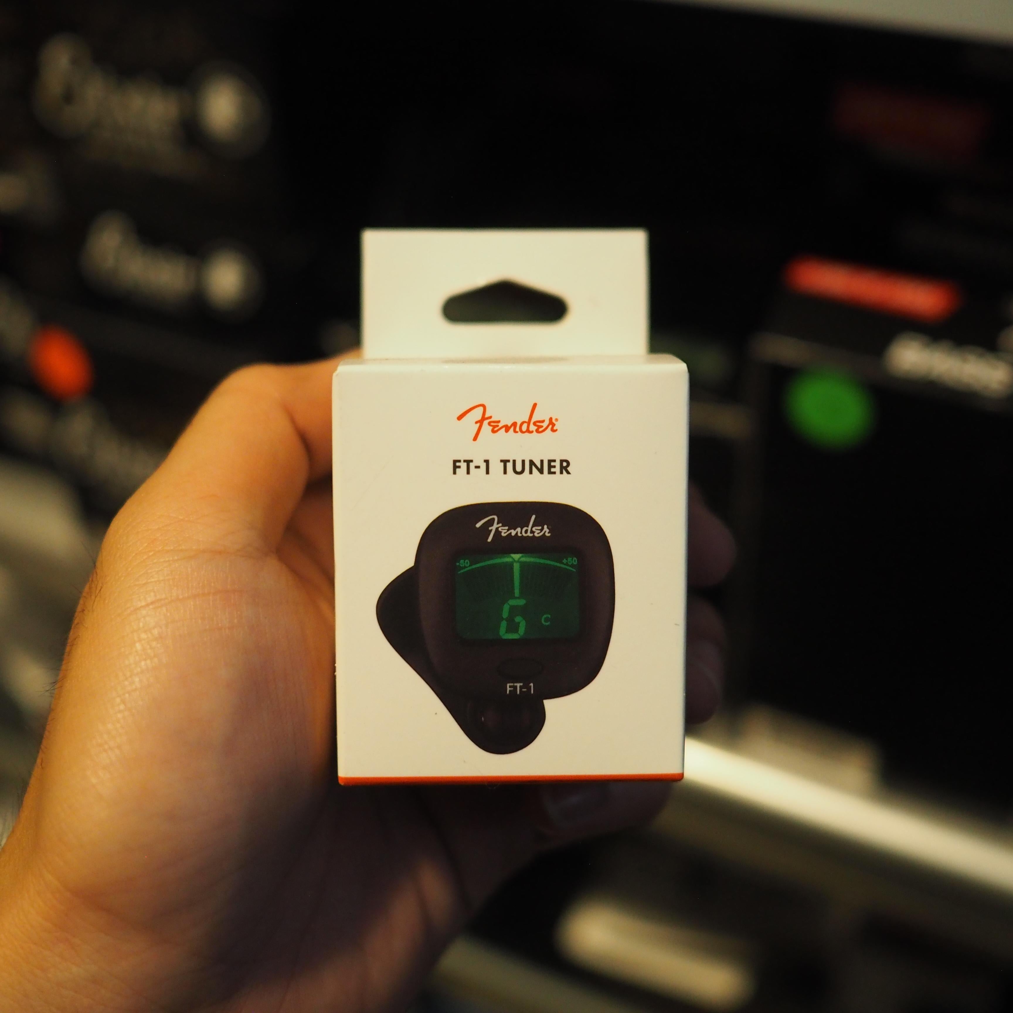 Fender FT-1 Pro Clip On Tuner - Tuner Gitar Bass